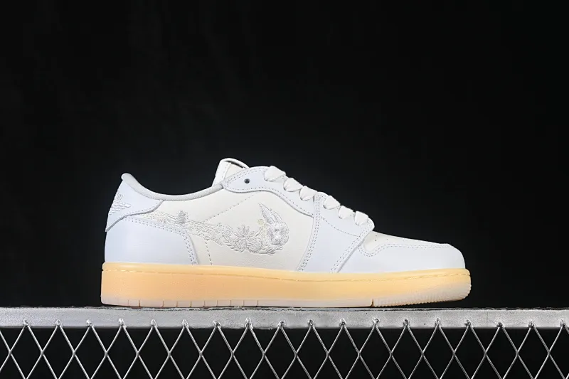 All categories Air Jordan Jordan series basketball shoes Air Jordan 1 Low Air Jordan 1 Low "Floral Swoosh" AJ1 Joe 1 flower embroidery low-top cultural casual sneakers IF4391-100